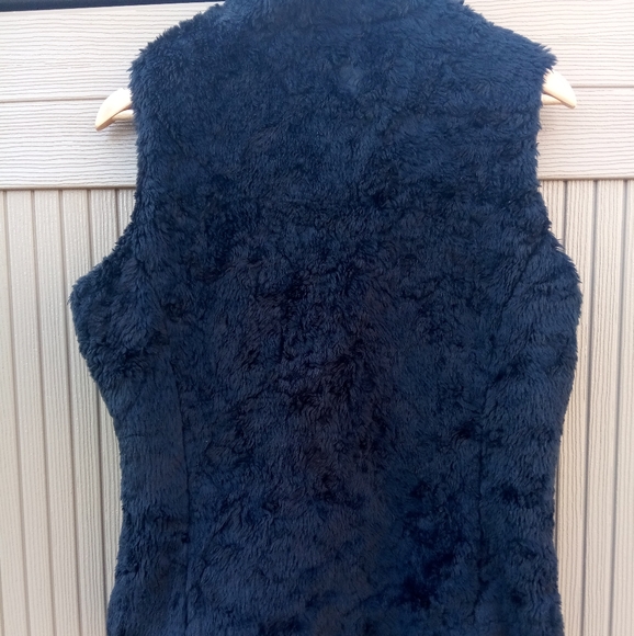 Mossimo Faux Fur Vest - Picture 5 of 5
